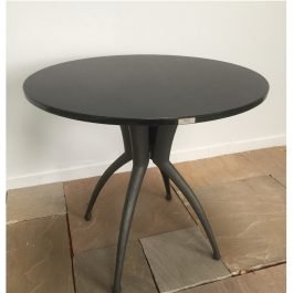 Table ronde granit noir effet cuir D85
