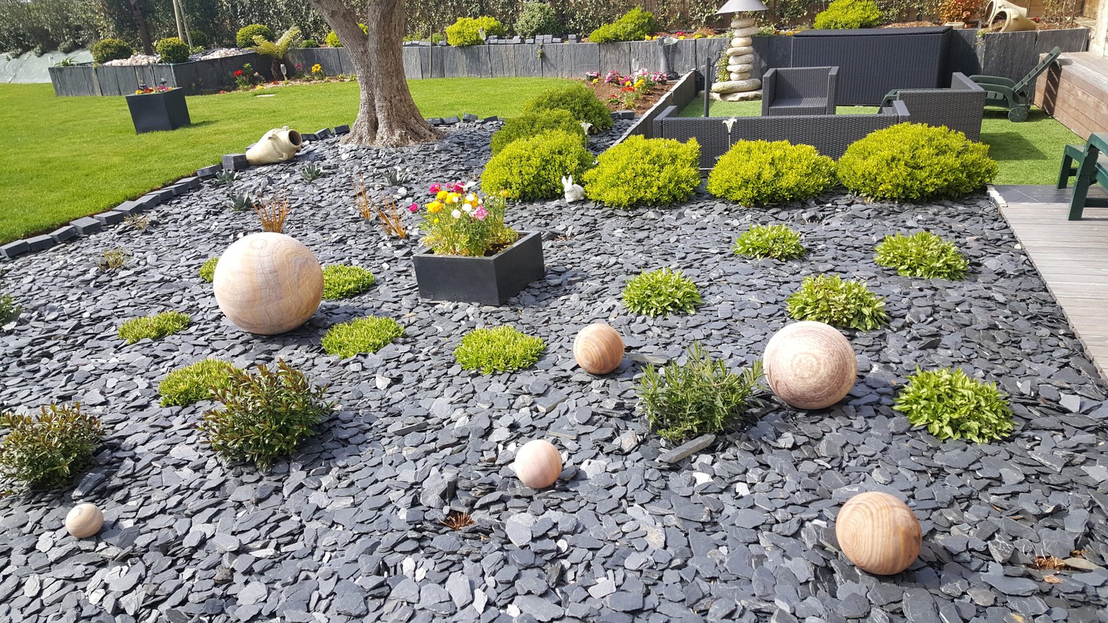 Boules de Grès + Pétales d'ardoise