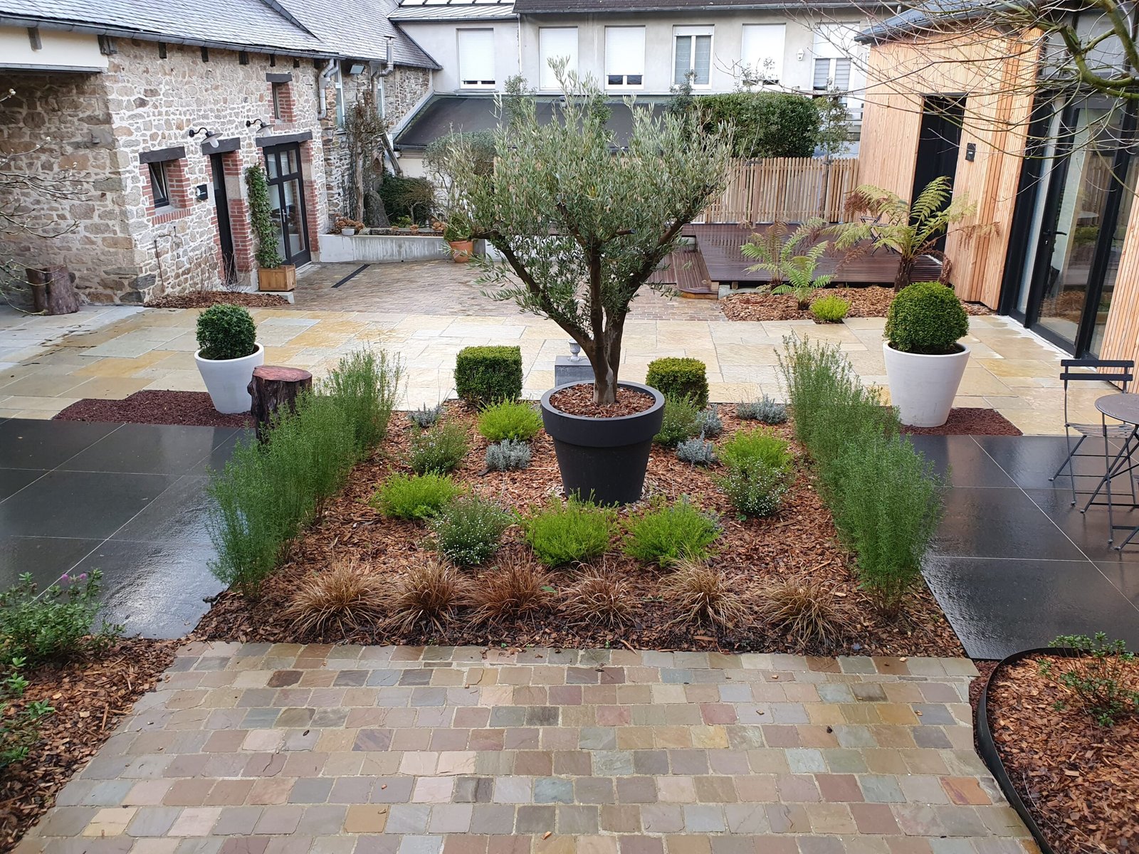 Opus jaune, pavés, granit